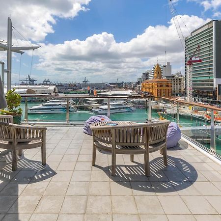 Stunning Waterfront Location With Huge Balcony! Auckland Exterior photo