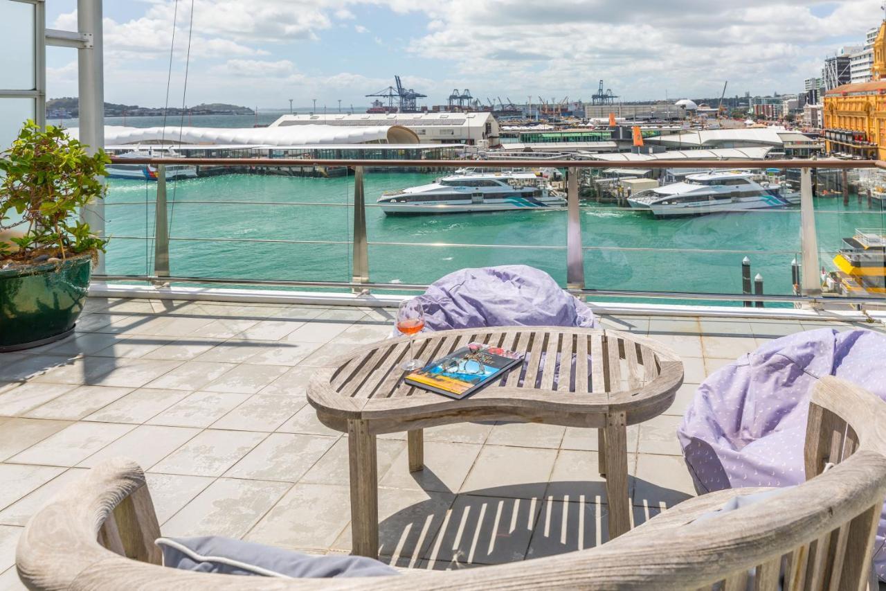 Stunning Waterfront Location With Huge Balcony! Auckland Exterior photo